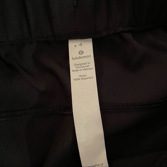 Lululemon on the fly pant nwot - Picture 4 of 5